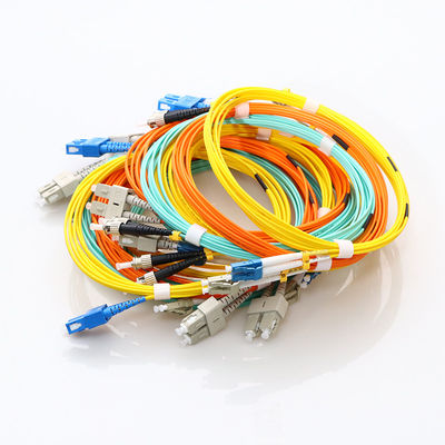 SC UPC do cabo de remendo do cabo da fibra de 3mm - modo simples 9/125 do SC APC único