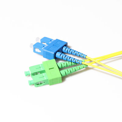 O SC elétrico APC dos cabos de remendo da fibra ótica a SC UPC 3 mede