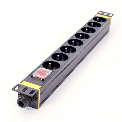 Soquete personalizado da montagem em rack do PDU de 8 maneiras com material alto da retardação da chama